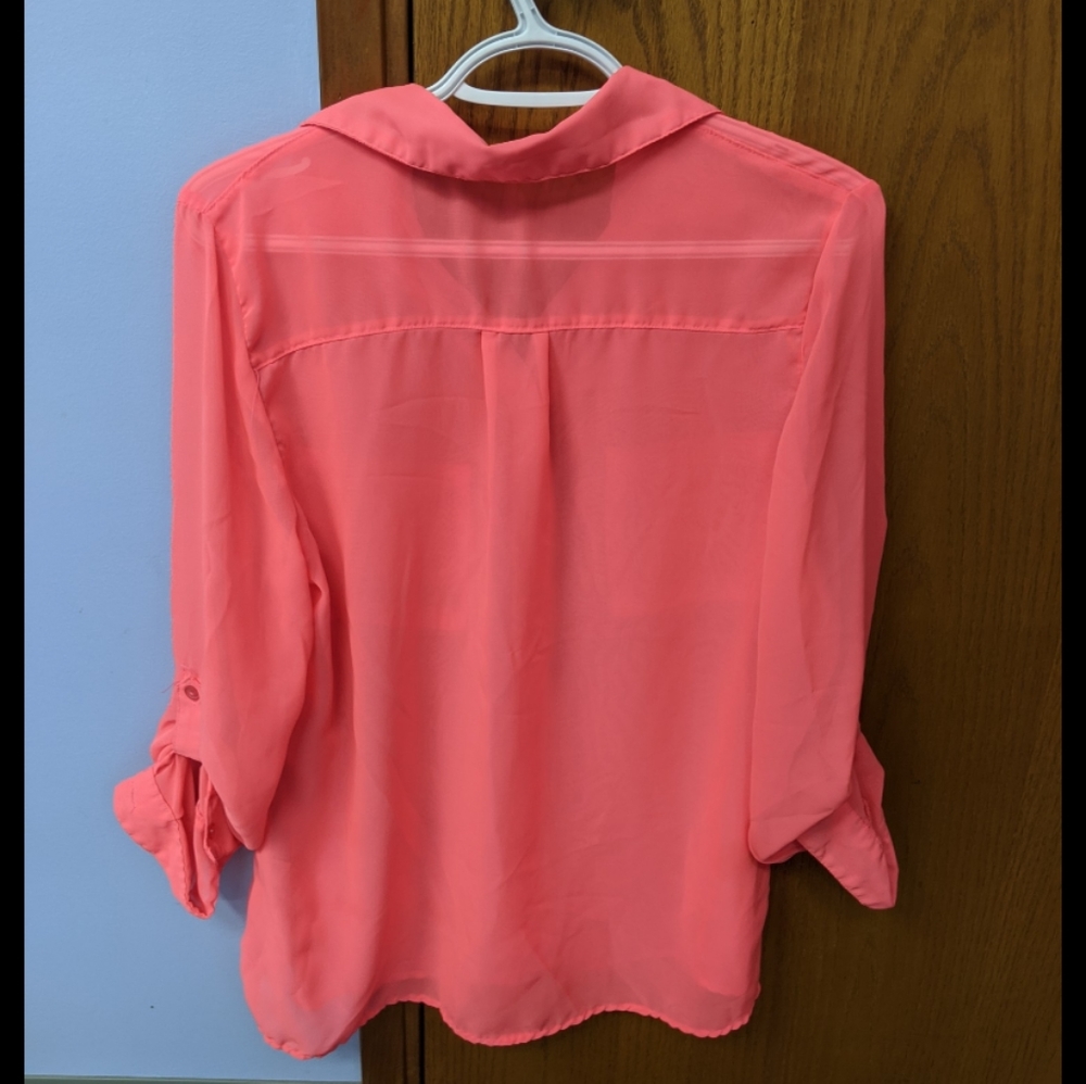 🔹️ Large sheer top - Picture 2 of 2